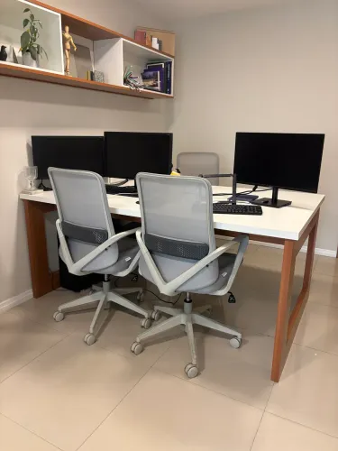 Mesa de trabalho/reunião 4 pessoas