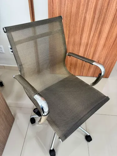 Cadeira Escritório Executiva Office Tela Cinza - Ótimo Estado (Usada)