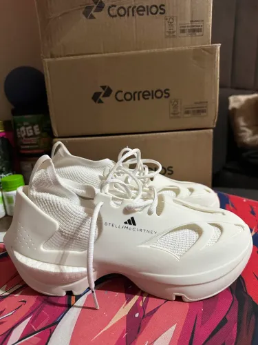 Tênis Adidas