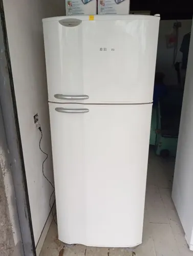 Geladeira Electrolux dc46