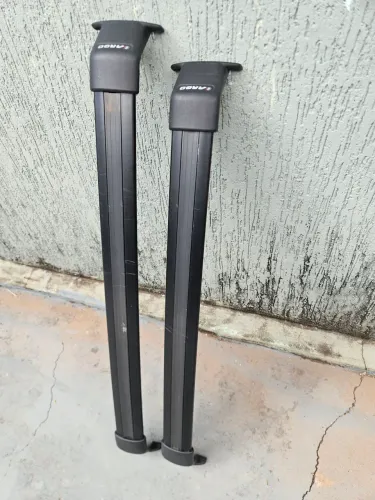 Rack travessa de teto larga preta Fiat Argo Obs.: Entrego em Brasília.