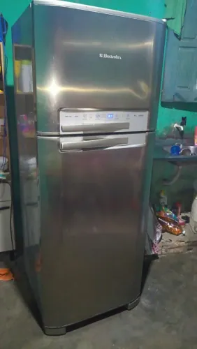 Geladeira frosfree gelando bem
