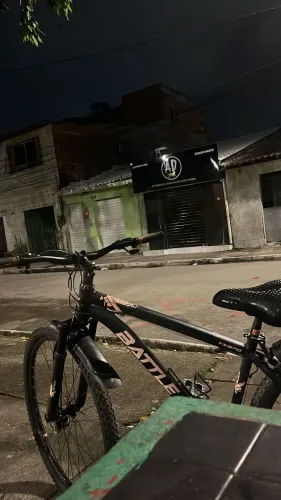 Vendo ou troco bike aro 29 por celular 
