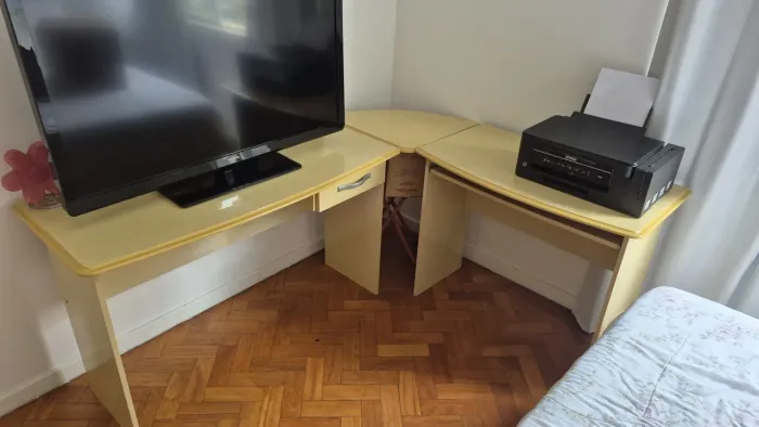 Mesa de estudos-escrivaninha