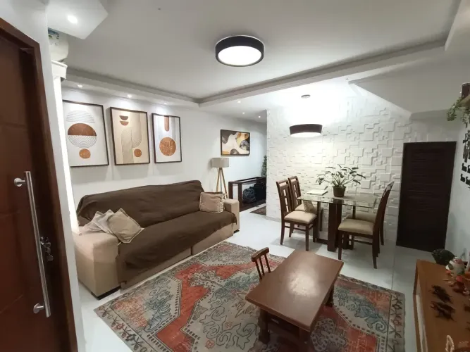 Casa com 2 quartos, 2 suites com closet, área gourmet e 1 vaga.