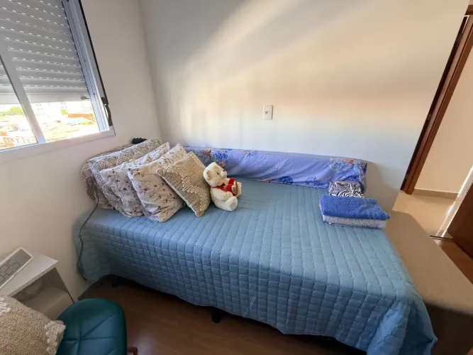 **Cama Box de Solteiro - Excelente Estado**