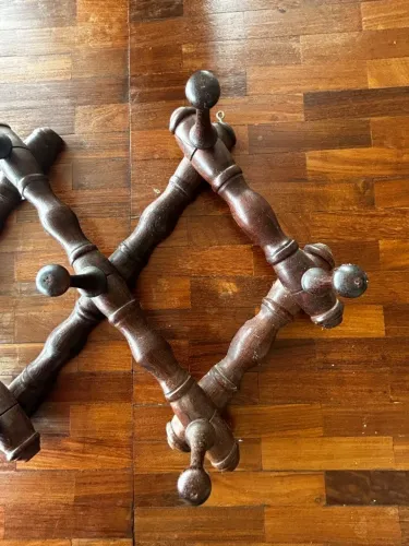 Cabideiro antigo sanfonado em madeira