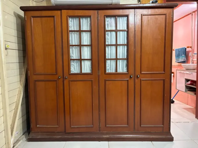 Guarda roupa de Gramado em mogno 