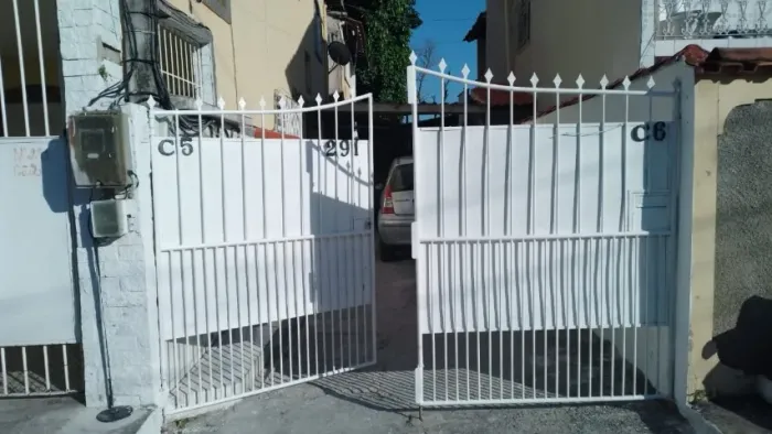 CASA TRINDADE - DUPLEX - 02 QUARTOS - VARANDA - GARAGEM - SÃO GONÇALO - RJ.