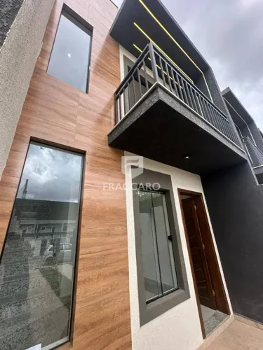 Sobrado Completo com Suíte, Churrasqueira e 3 Quartos na Vila Cipa Ótimo Custo-Benefício
