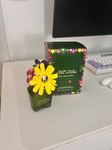 daisy wild marc jacobs - eau so extra 50ml