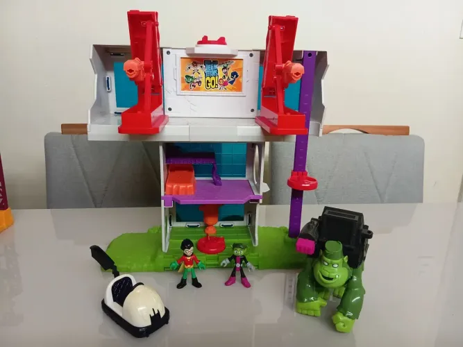 Imaginext Torre dos Jovens Titãs (Teen Titans Go!)