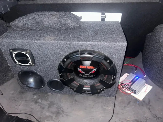 Caixa Trio Bomber Bicho Papão 800W RMS + Taramps 400W - Zerado