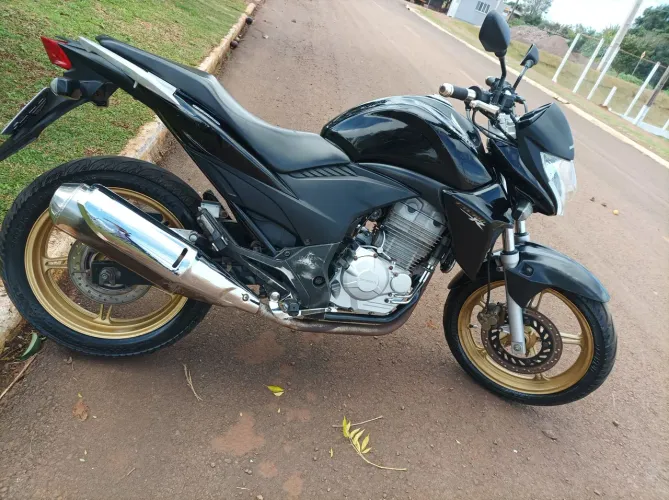 CB 300R Ano 2015