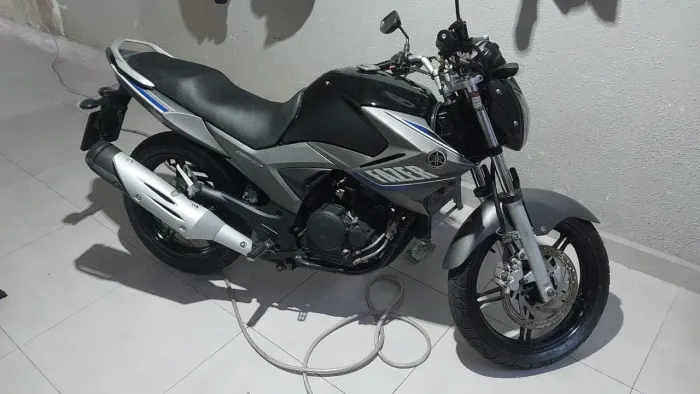 Moto Fazer