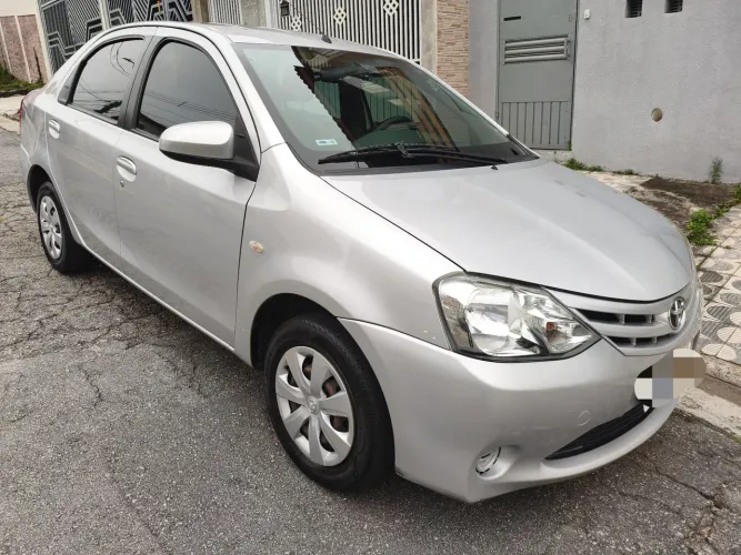 Toyota Etios XS Sedan 1.5 Flex 16V 4P Mec. 2014