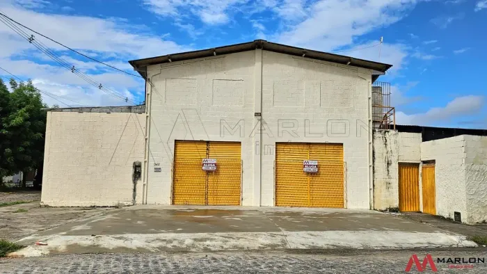 Galpão Comercial em Emaús, ótima localização, 370m².