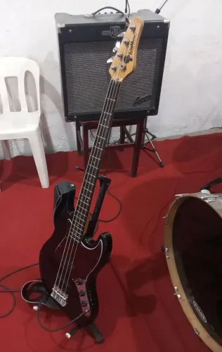 Contra baixo 4 corda Washburn Lyon Jazz Bass