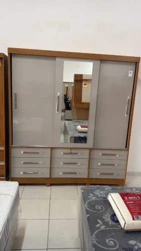 Guarda Roupa 3 portas de correr e 9 gavetas
