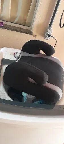 Vendo esse assento para crianças.