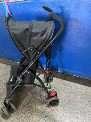 Carrinho guarda chuva