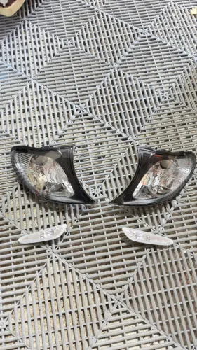 Conjunto de piscas principais e paralamas BMW E46 2002 em diante.