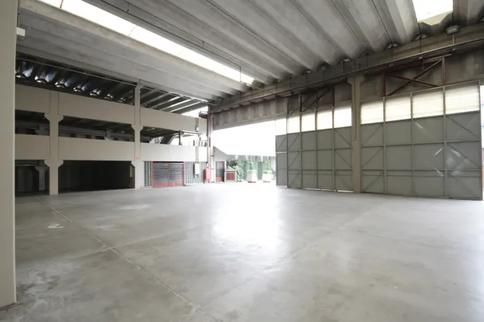 LOCAÇÃO DE GALPÃO INDUSTRIAL NO PARQUE NOVO MUNDO ZONA NORTE SP, 2 SALAS E 10 VAGAS