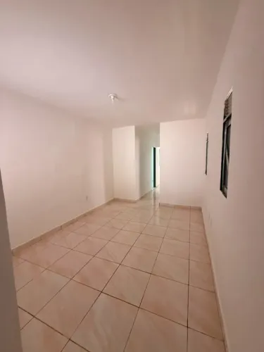 Aluga-se Casa Residencial em Emaús 2 quartos