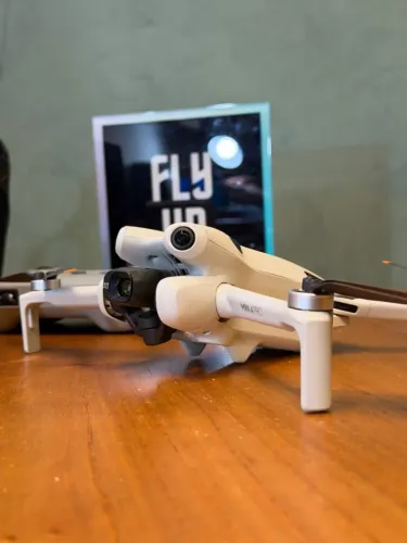 DJI Mini 4 Pro Flymore Combo Plus Seminovo