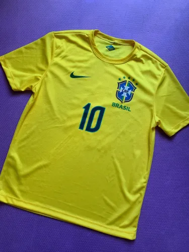 Camisa do Brasil personalizada com nome e número