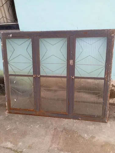 Janela de ferro 1.50 x 1.00