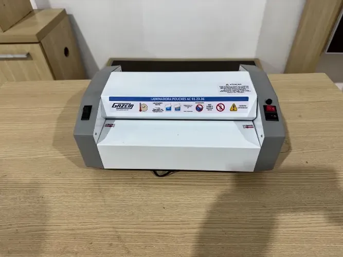 Laminadora Quente Gazela AC 91.23.36 23cm 250 Micras 110V/220V