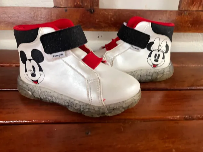Tênis de Led Infantil Pampili Branco Mickey Mouse e Minnie Mouse