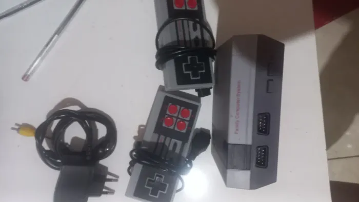 Vídeo game Nintendo 2 controles 600 jogos