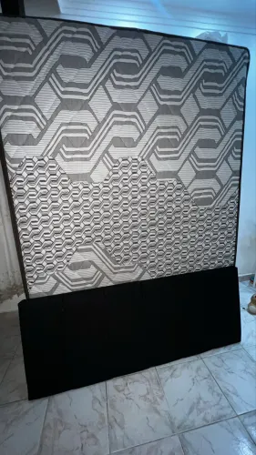Cama de Casal + Cabeceira Preta | Perfeito Estado | R$ 470