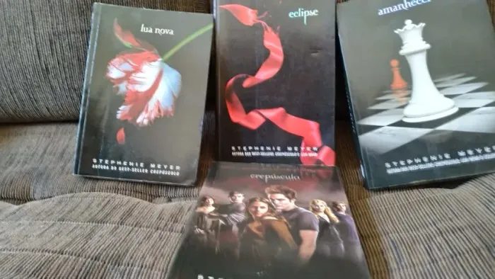 livros da Saga Crepusculo