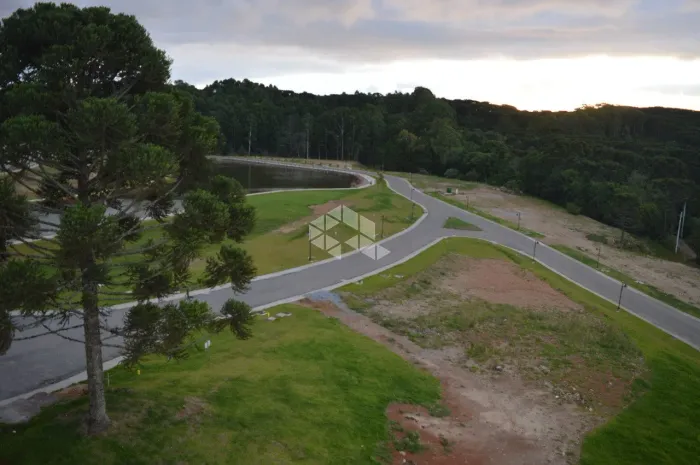 Terreno 1.014m² privativos, no Condomínio Fechado Laken, em Gramado