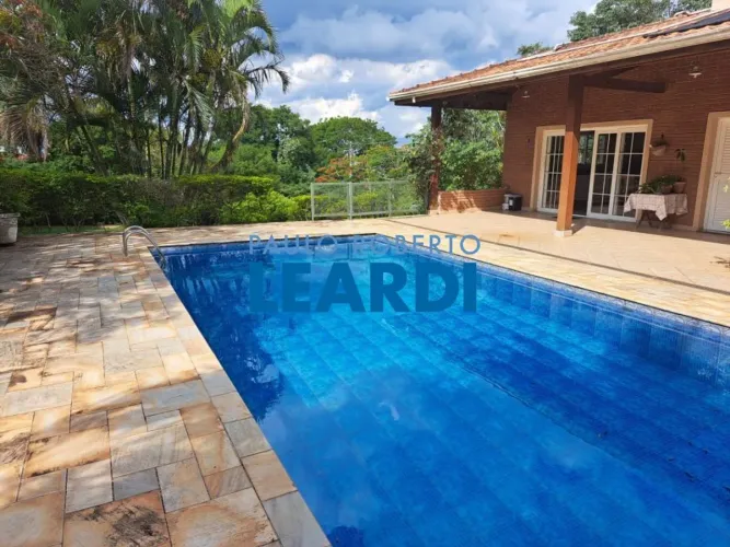 CASA EM CONDOMÍNIO - CLUBE DE CAMPO VALINHOS - SP