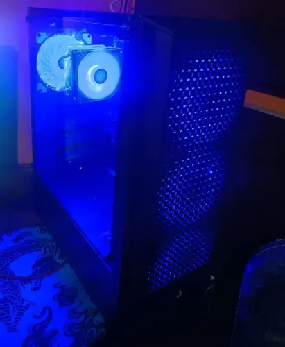 PC GAMER RYZEN 5 + 16GB DDR4 + Mouse, Teclado e Mousepad (NÃO ACOMPANHA MONITOR)