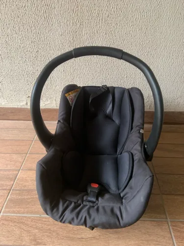 Vende-se bebê conforto