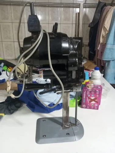 Maquina de cortar tecido 10 polegadas semi-nova 