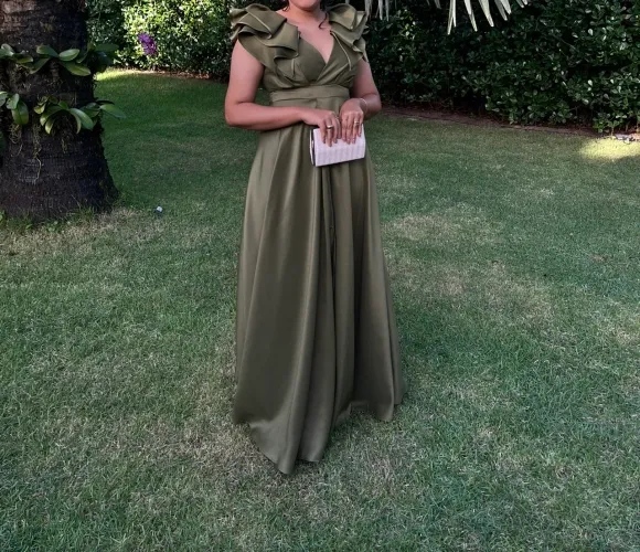 Vestido de festa verde oliva