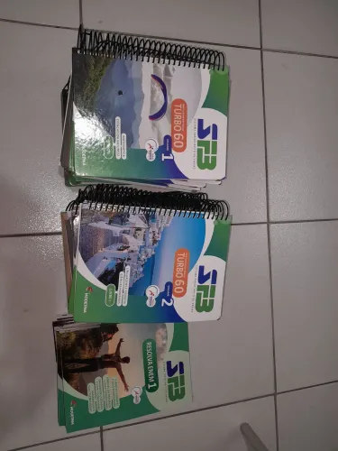 LIVROS FARIAS BRITO 3 ANO ENSINO MÉDIO NOVOS SEM MARCAS DE USO