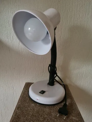 Luminária de Mesa Articulada Branca - Soquete E27