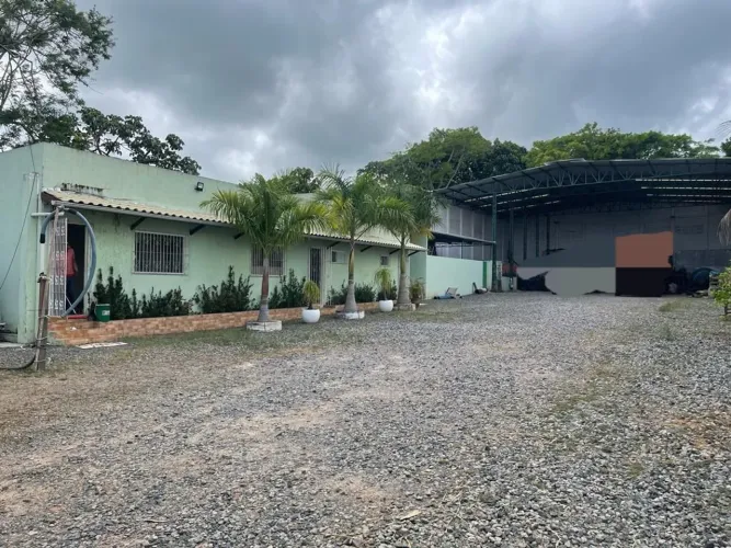 Terreno com Galpão 