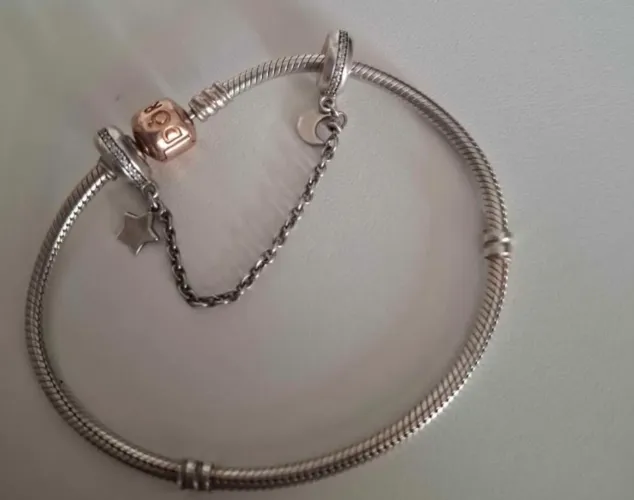 Bracelete maleável pandora com trava de segurança