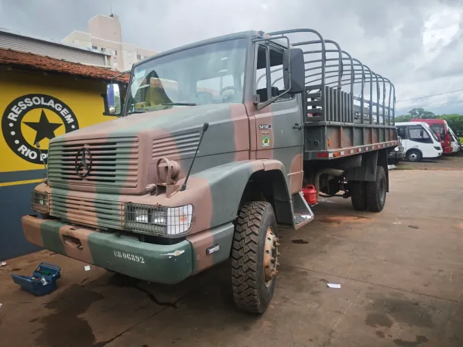MB Mercedes 1418 4x4 ano 2000 exército