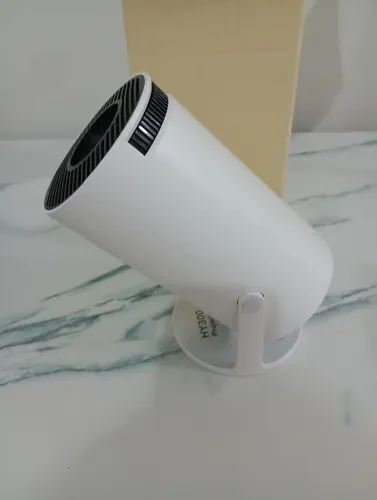 Projetor HY 300 zero usado só na copa R$200