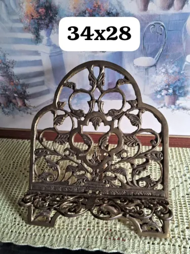 Belíssimo Suporte Para Bíblia Ou Prato Metal