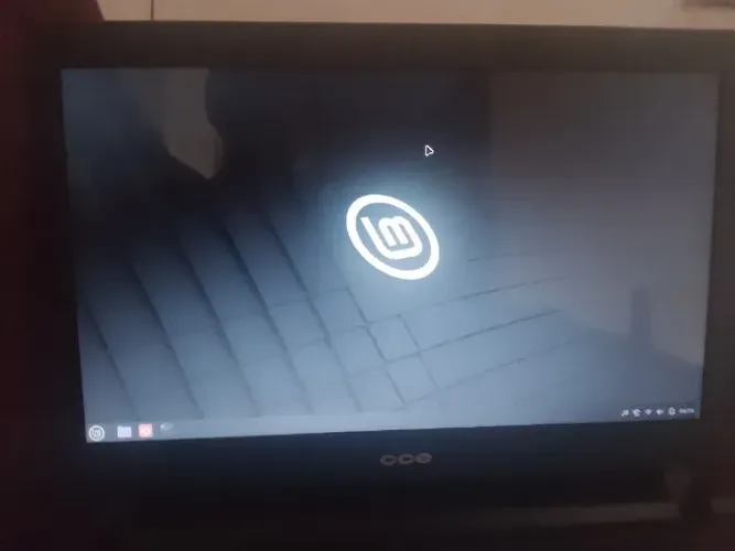 Notebook CCE barato, funcionando bem, ideal para estudos